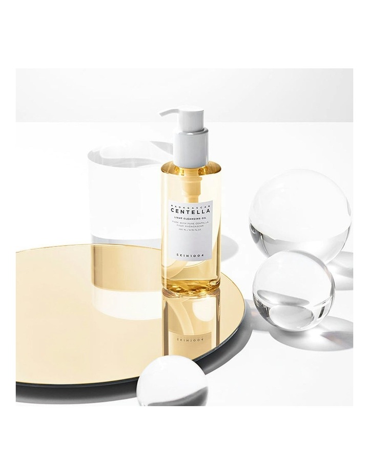 Madagascar Centella Light Cleansing Oil