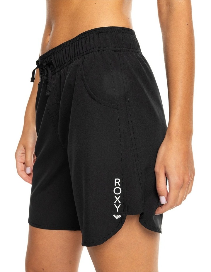 Wave 7 Inch Board Shorts in Black