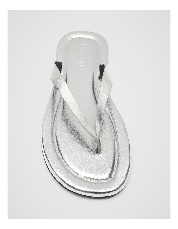 Niki Leather Thong in Silver