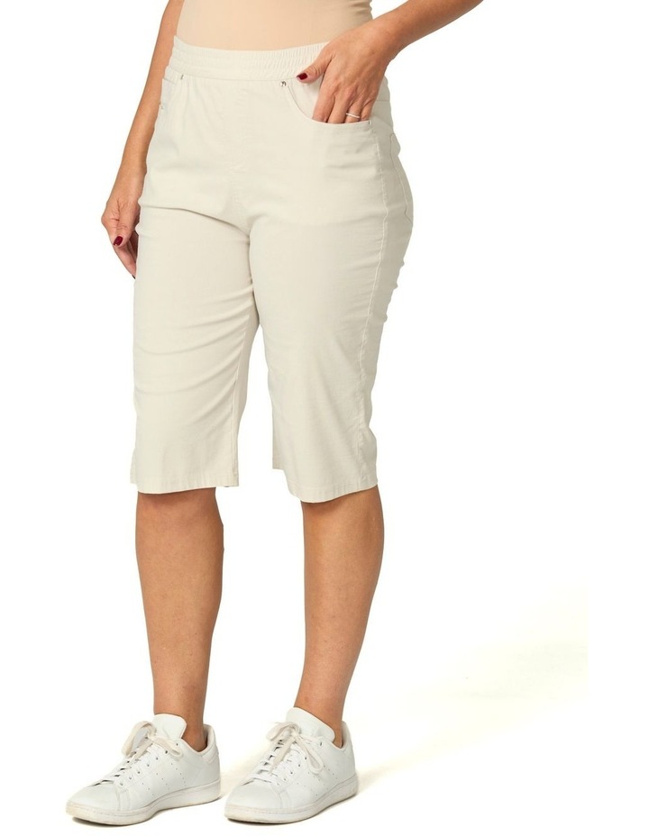 Vibe Stretch Pull on Long Shorts in Cream