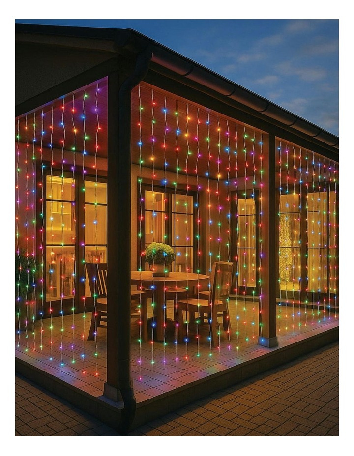 Solar Powered 160 LED Curtain Light