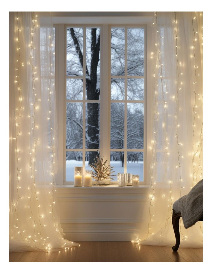 Solar Powered 160 LED Curtain Light