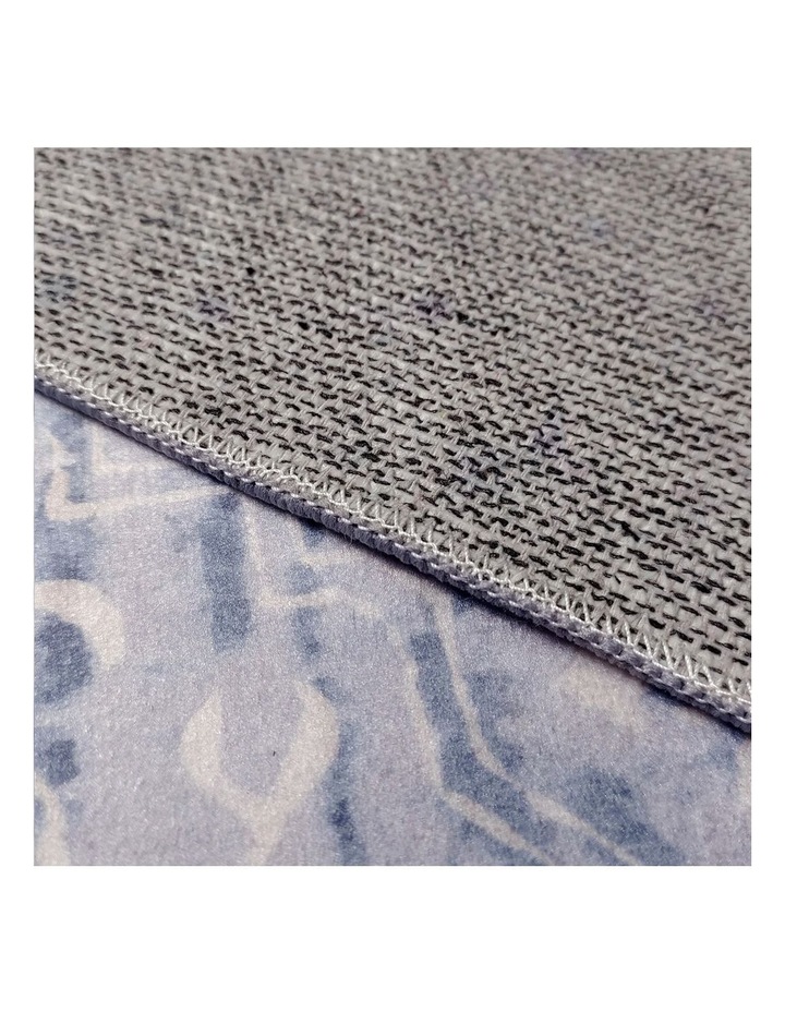 Shay Traditional Distressed Rug in Blue