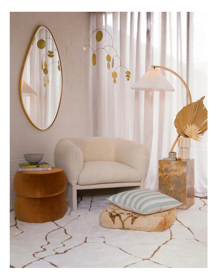 Alayna Tribal Round Shag Rug in Cream/Gold